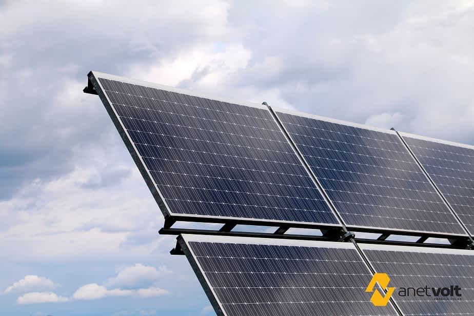 Instalação de placa solar em residências