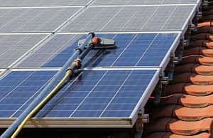 limpeza painel solar Limpeza de painel investir